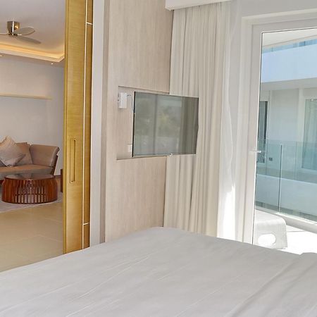 Aqua Boracay Hotel Balabag  Room photo A bedroom at the hotel