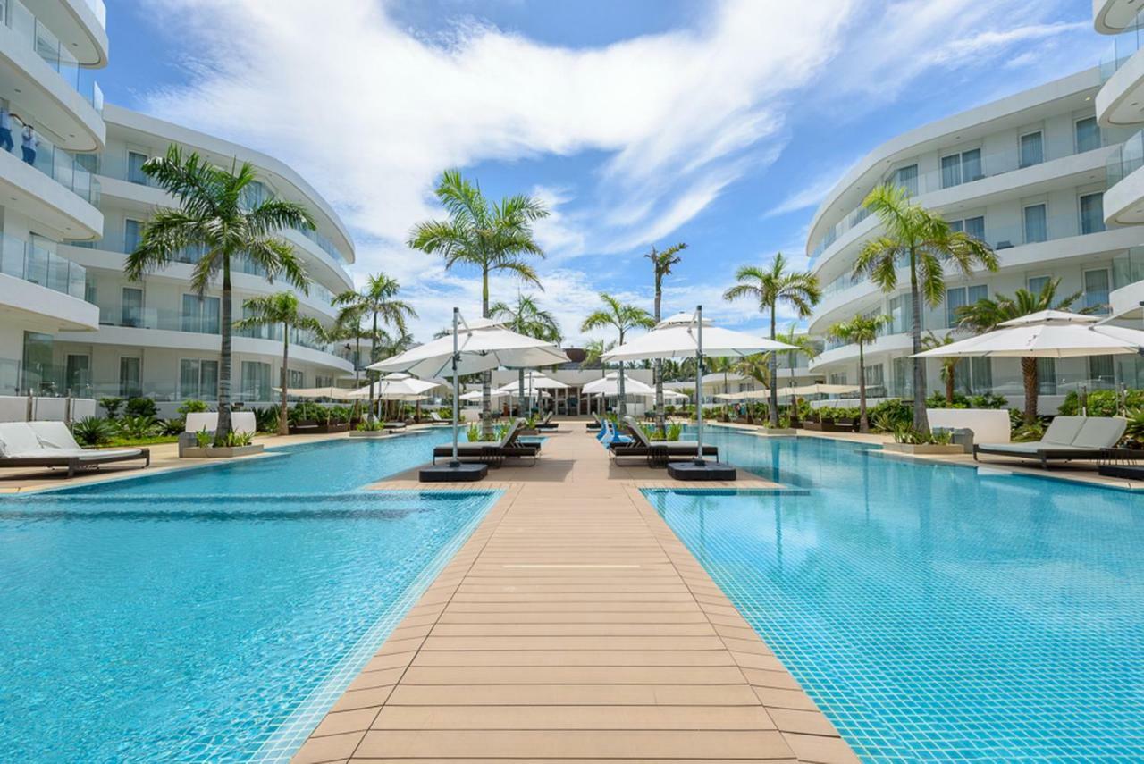 Aqua Boracay Hotel Balabag  Exterior photo The swimming pool at the resort