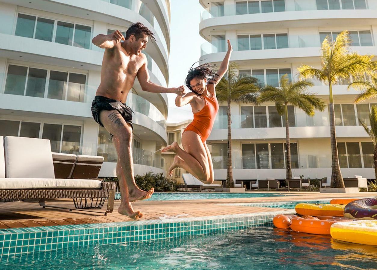 Aqua Boracay Hotel Balabag  Exterior photo The swimming pool at the hotel